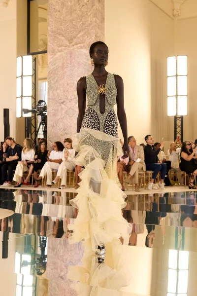Look 23